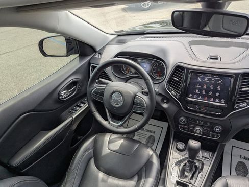 Used 2019 Jeep Cherokee Limited image 33