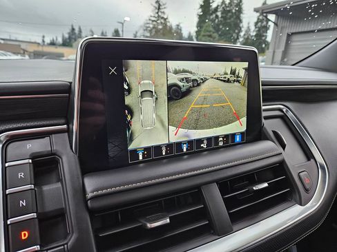 Used 2023 GMC Yukon SLT w/ SLT Premium Package image 31