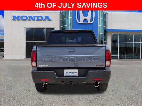 Used 2025 Honda Ridgeline TrailSport image 4
