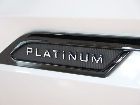 Used 2024 Toyota Tundra Platinum AWD/4WD image 18