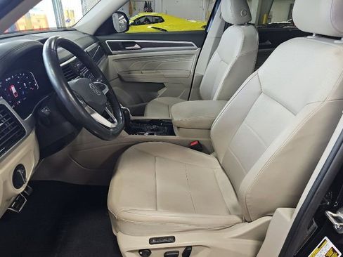 Used 2022 Volkswagen Atlas SEL R-Line image 7
