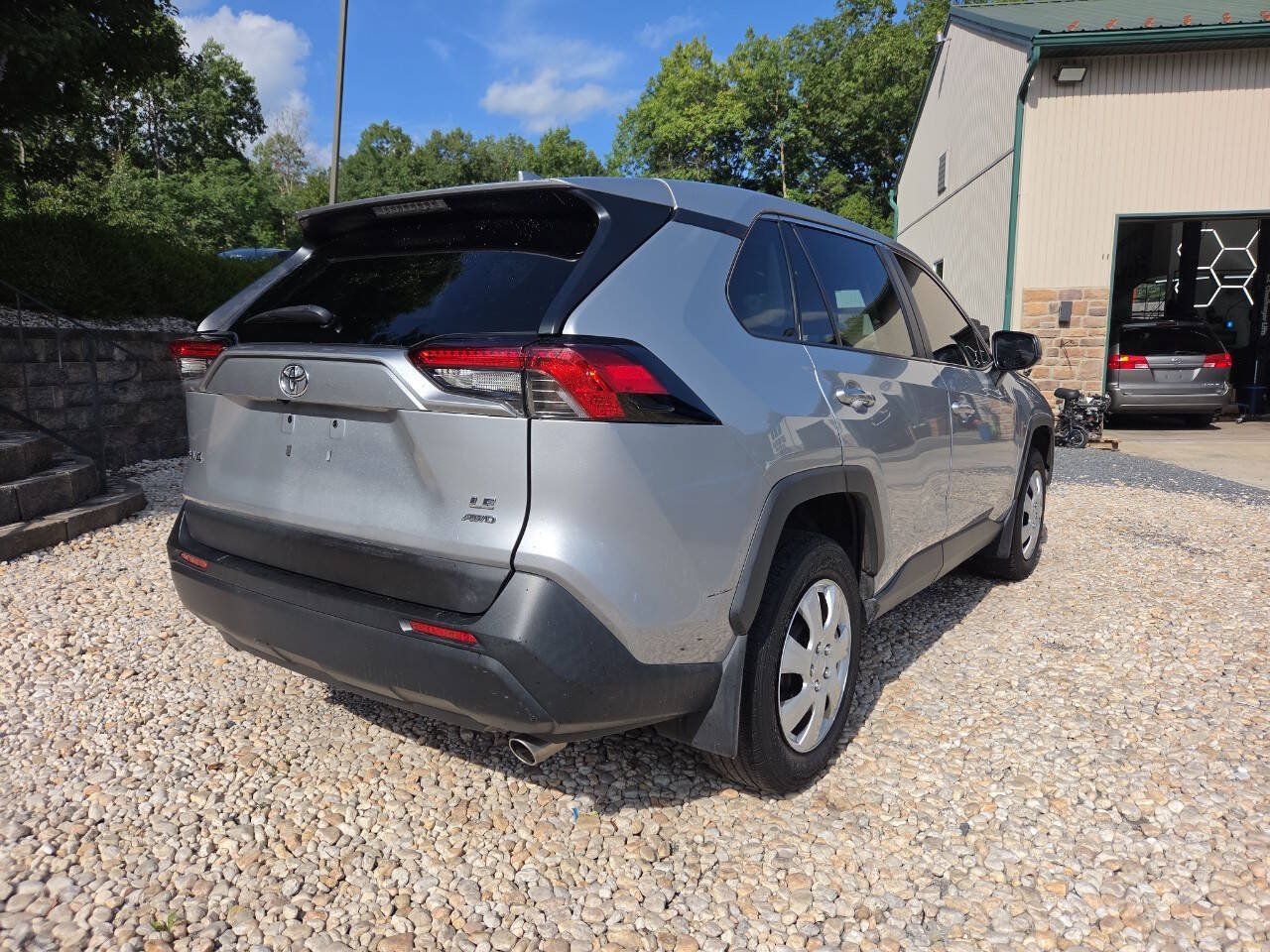 Used 2023 Toyota RAV4 LE AWD/4WD image 7
