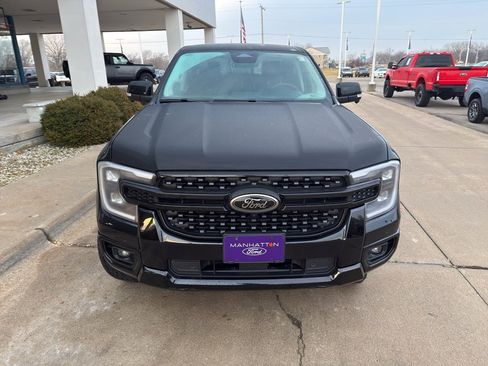 Used 2025 Ford Ranger Lariat w/ Black Appearance Package image 2