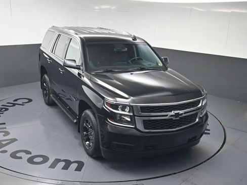 Used 2019 Chevrolet Tahoe LS w/ Enhanced Driver Alert Package AWD/4WD image 14
