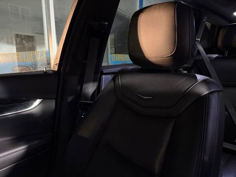 Used 2020 Cadillac XT6 Premium Luxury image 12