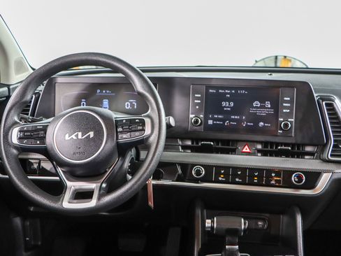 Used 2023 Kia Sportage LX image 17