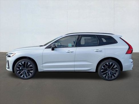 New 2026 Volvo XC60 B5 Ultra w/ Climate Package AWD/4WD image 3