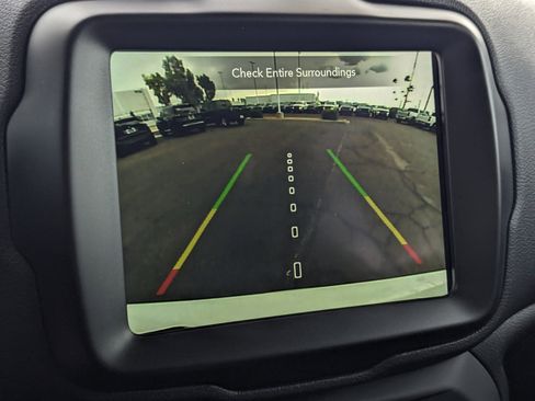 Used 2023 Jeep Renegade Latitude image 11