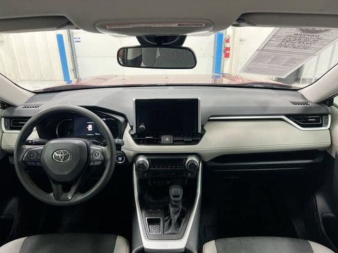 Used 2023 Toyota RAV4 XLE FWD image 10