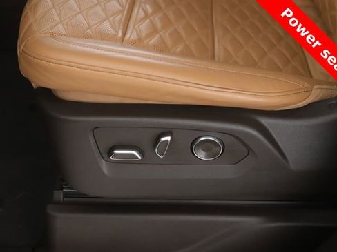 Used 2024 Cadillac Escalade Premium Luxury w/ Performance Package AWD/4WD image 20