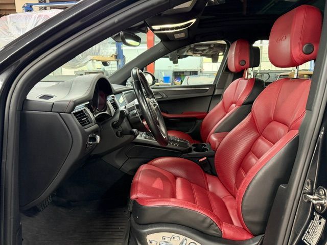 Used 2017 Porsche Macan GTS AWD/4WD image 7