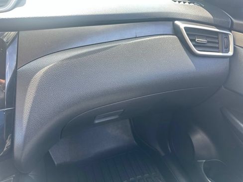 Used 2015 Nissan Rogue S AWD/4WD image 14