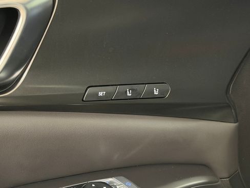 Used 2025 Kia Carnival SX FWD image 21