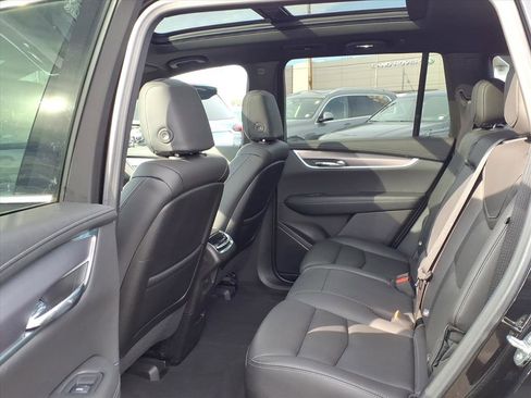 Certified 2022 Cadillac XT6 Luxury image 17