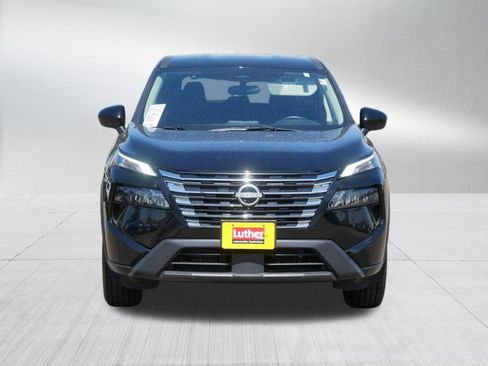 Used 2025 Nissan Rogue SV AWD/4WD image 2