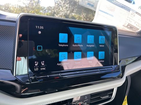 New 2026 Volkswagen Atlas Cross Sport SEL Premium R-Line image 33