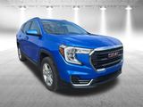 Used 2024 GMC Terrain SLE w/ Driver Convenience Package image 2