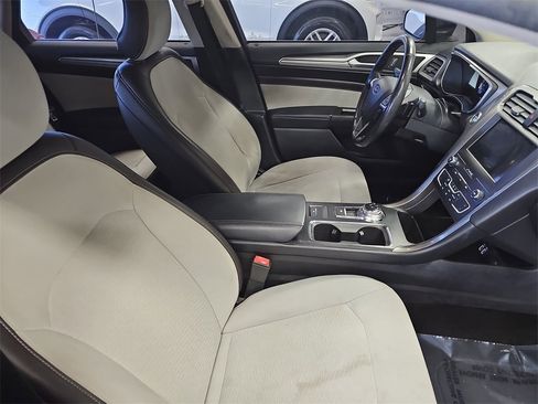 Used 2019 Ford Fusion SE w/ Equipment Group 151A image 10