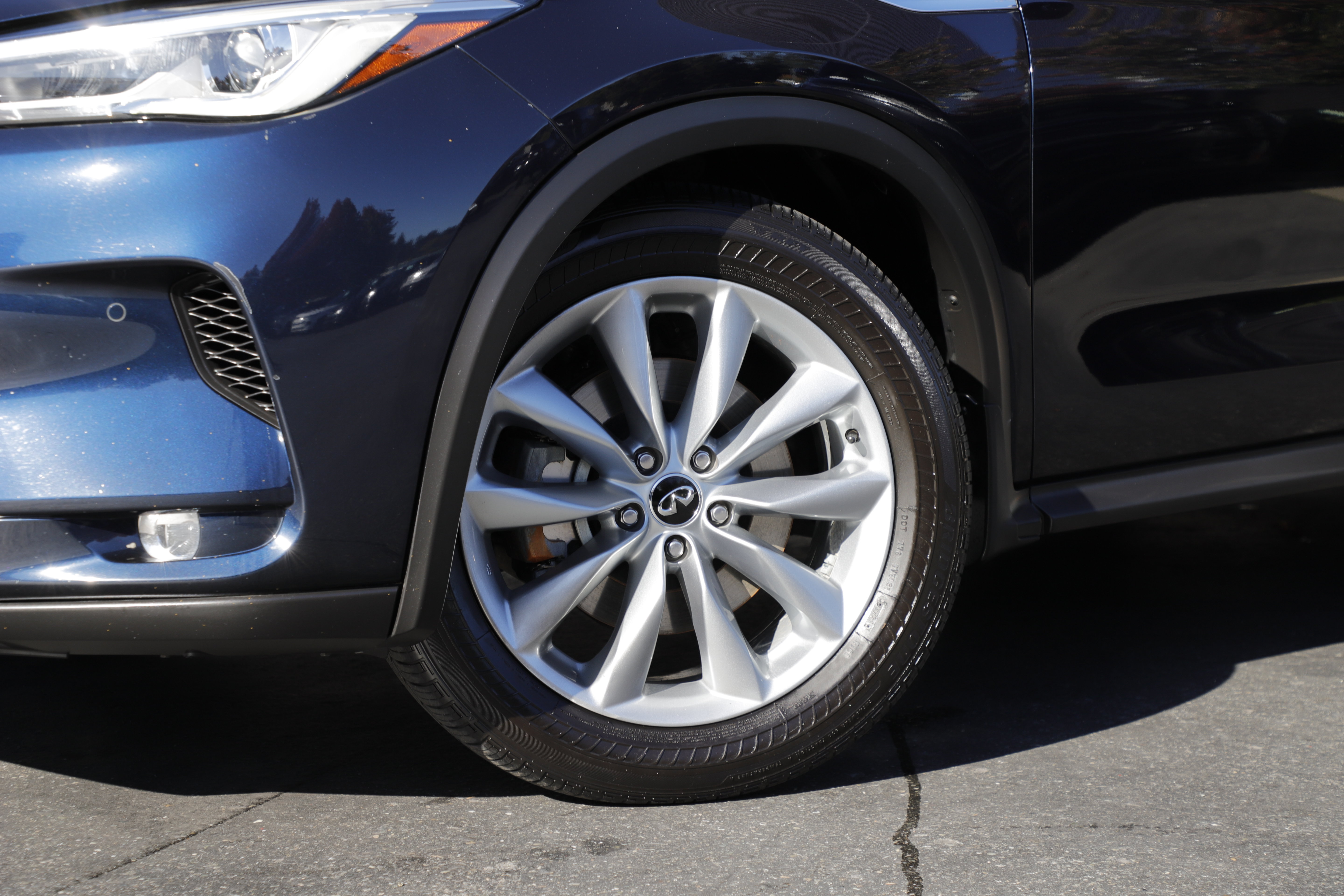 Used 2019 INFINITI QX50 Essential w/ Premium Heat Package AWD/4WD image 2