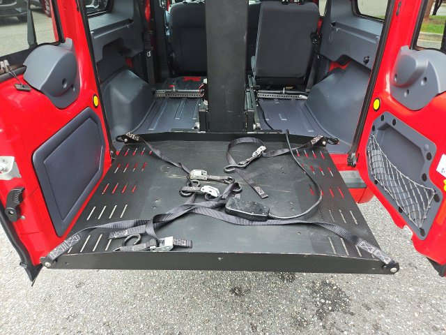 Used 2011 Ford Transit Connect XLT Premium FWD image 26
