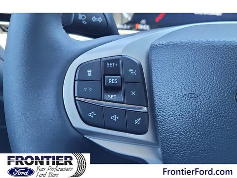 Used 2026 Ford Explorer Active AWD/4WD image 16