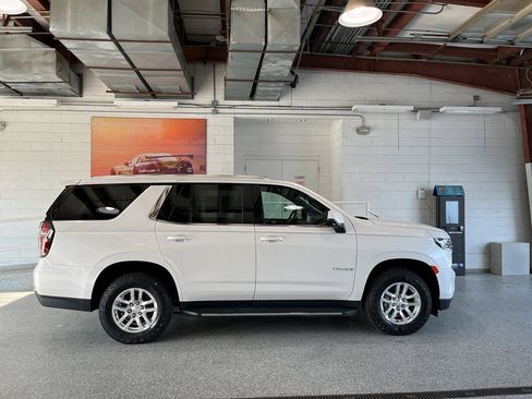 Used 2022 Chevrolet Tahoe LT w/ Luxury Package image 12
