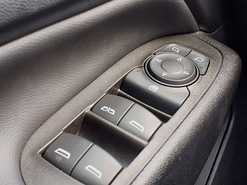 Used 2023 Chevrolet Equinox LT FWD image 19