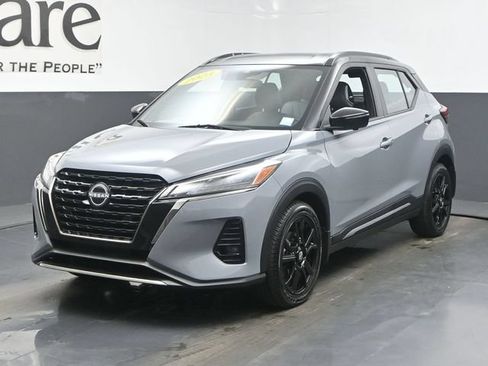 Used 2023 Nissan Kicks SR w/ SR Premium Package FWD image 34