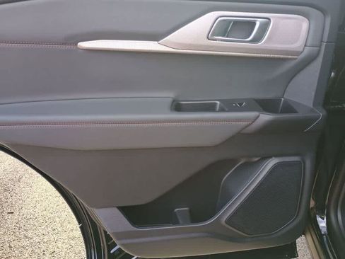 New 2026 Ford Explorer Active AWD/4WD image 16