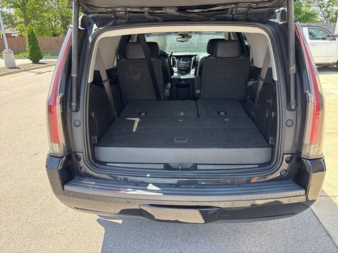 Used 2019 Cadillac Escalade Luxury AWD/4WD image 43