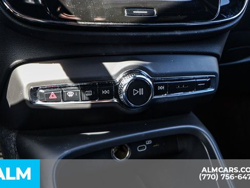 Used 2022 Volvo XC40 P8 Recharge Ultimate image 46