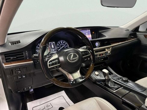 Used 2016 Lexus ES 350 w/ Premium Package w/Wood Trim FWD image 13