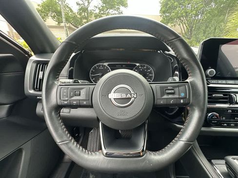 Used 2023 Nissan Pathfinder SV AWD/4WD image 22
