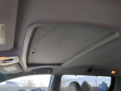 Used 2016 Toyota Sienna XLE image 14