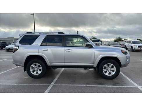 Certified 2024 Toyota 4Runner SR5 AWD/4WD image 4