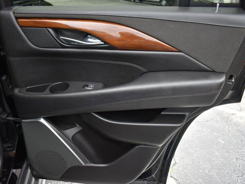 Used 2019 Cadillac Escalade Premium Luxury RWD image 39