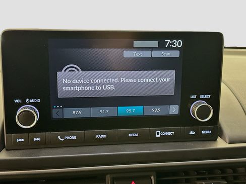 Used 2025 Honda Pilot Sport image 22