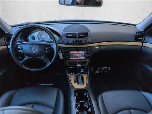 Used 2009 Mercedes-Benz E 350 Sedan image 18