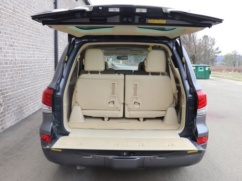 Used 2013 Lexus LX 570 4WD image 41
