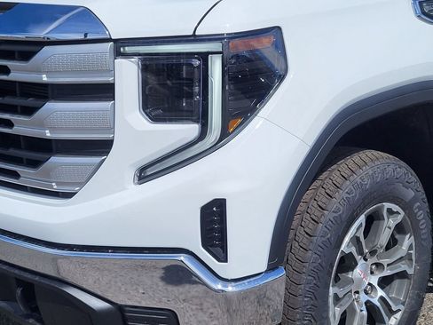 New 2026 GMC Sierra 1500 SLE w/ X31 Off-Road Package AWD/4WD image 5