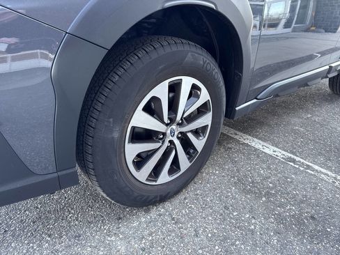 Certified 2025 Subaru Outback Premium w/ Popular Package #1A image 8