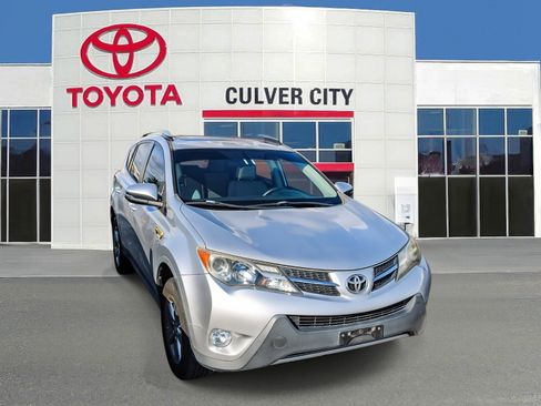 Used 2015 Toyota RAV4 XLE image 1