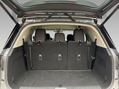 Used 2025 Nissan Pathfinder SV image 20