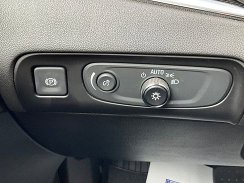 Used 2019 Buick Enclave Avenir AWD/4WD image 15