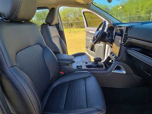 Used 2024 Ford Ranger Lariat w/ Advanced Towing Package image 10