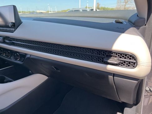 Certified 2023 Honda HR-V LX image 28