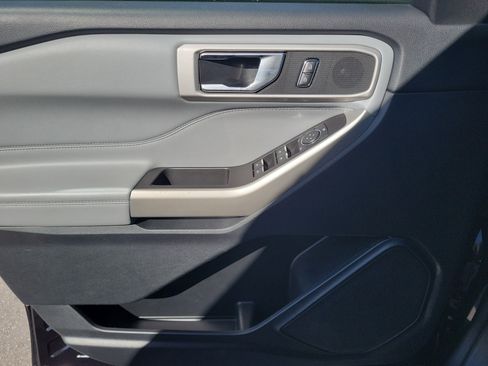 Used 2021 Ford Explorer XLT w/ Equipment Group 202A image 24