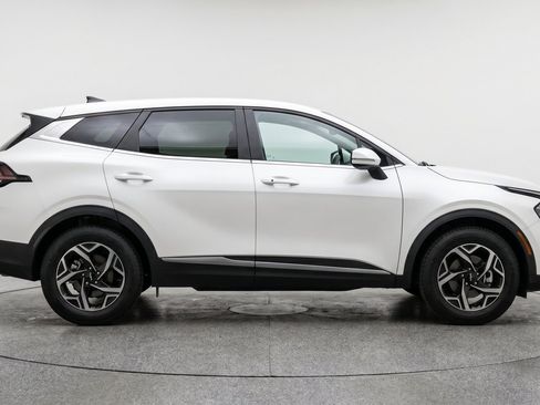 Used 2025 Kia Sportage LX FWD image 11