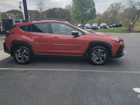 Used 2025 Subaru Crosstrek 2.0i Premium image 2