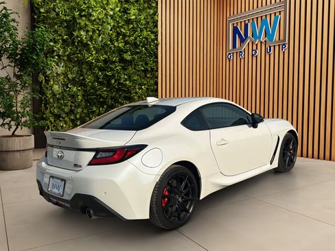 Used 2025 Toyota GR86 Premium w/ Performance Package RWD image 42